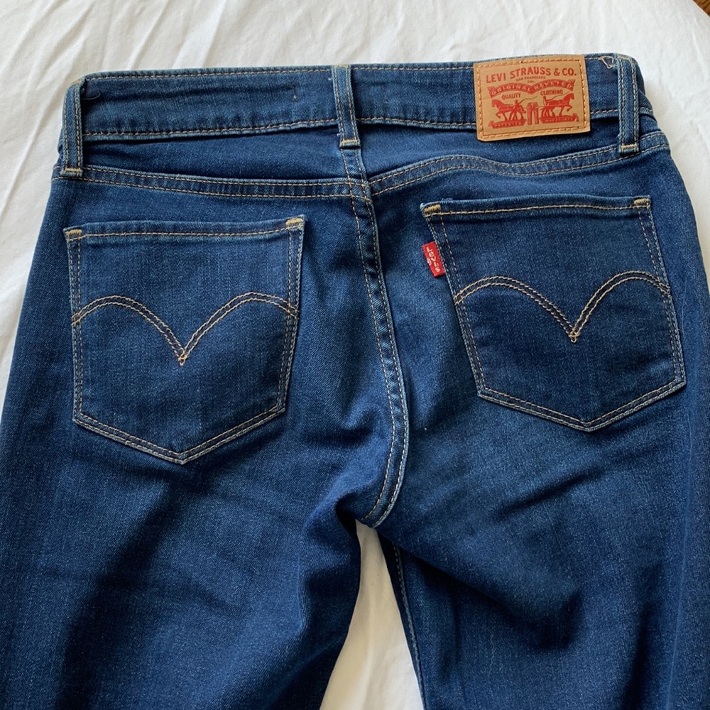 712 Levi’s Slim Fit Jeans - Picture 2 of 6